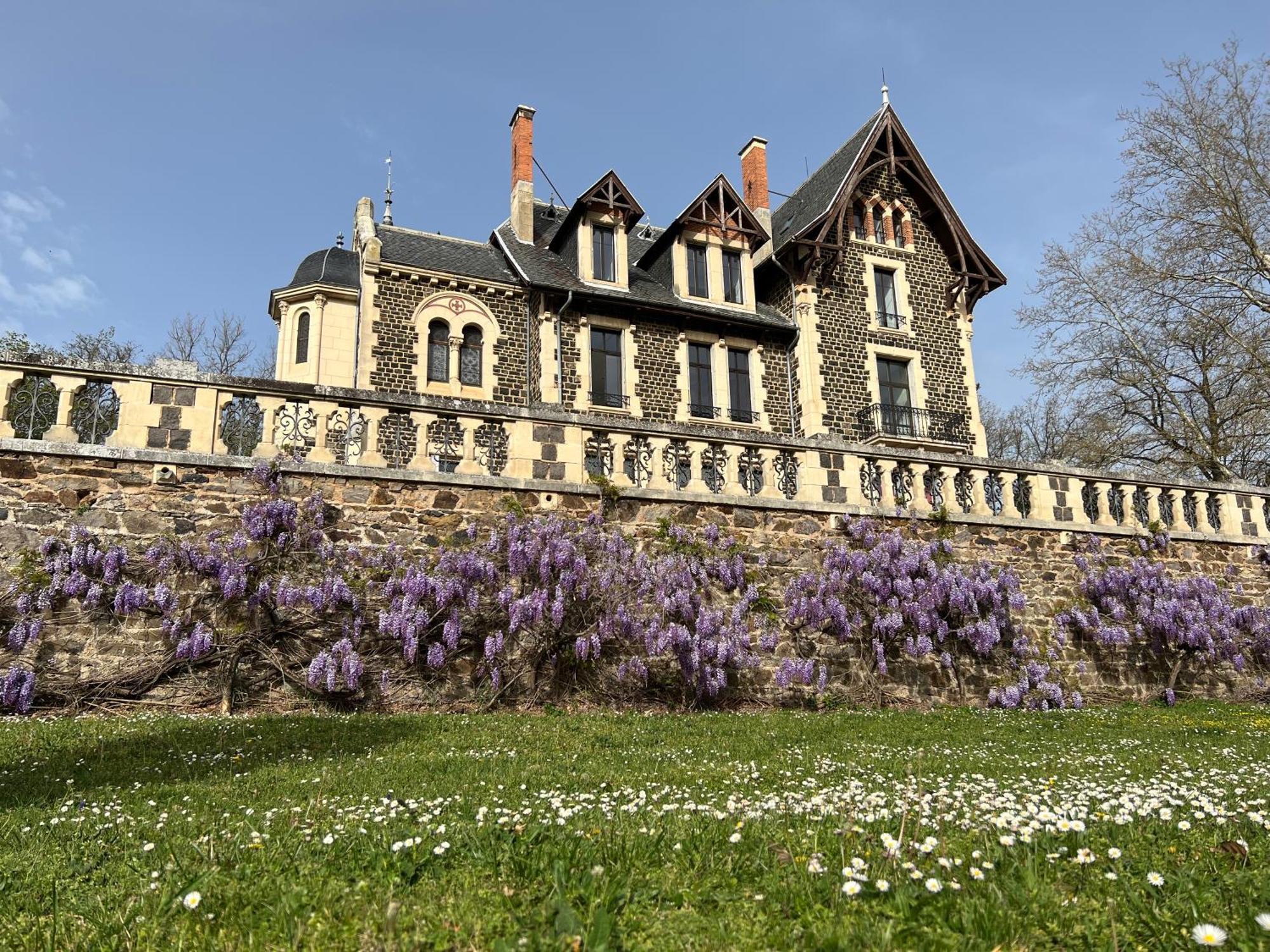 Manoir Des Reves Sauvages Hotel Parentignat Buitenkant foto