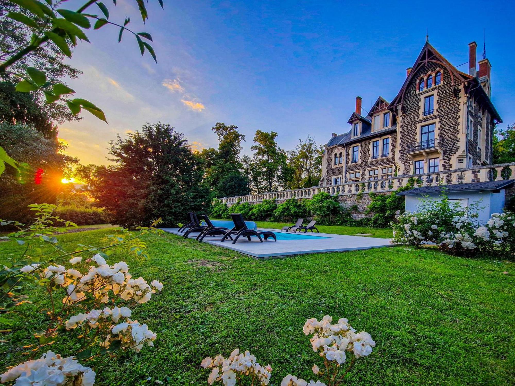 Manoir Des Reves Sauvages Hotel Parentignat Buitenkant foto