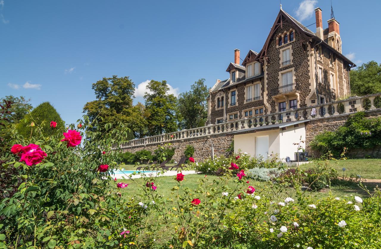 Manoir Des Reves Sauvages Hotel Parentignat Buitenkant foto